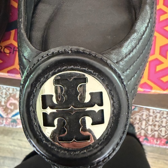 Gorgeous “Tory Burch” Slip on Shoes - Picture 4 of 11